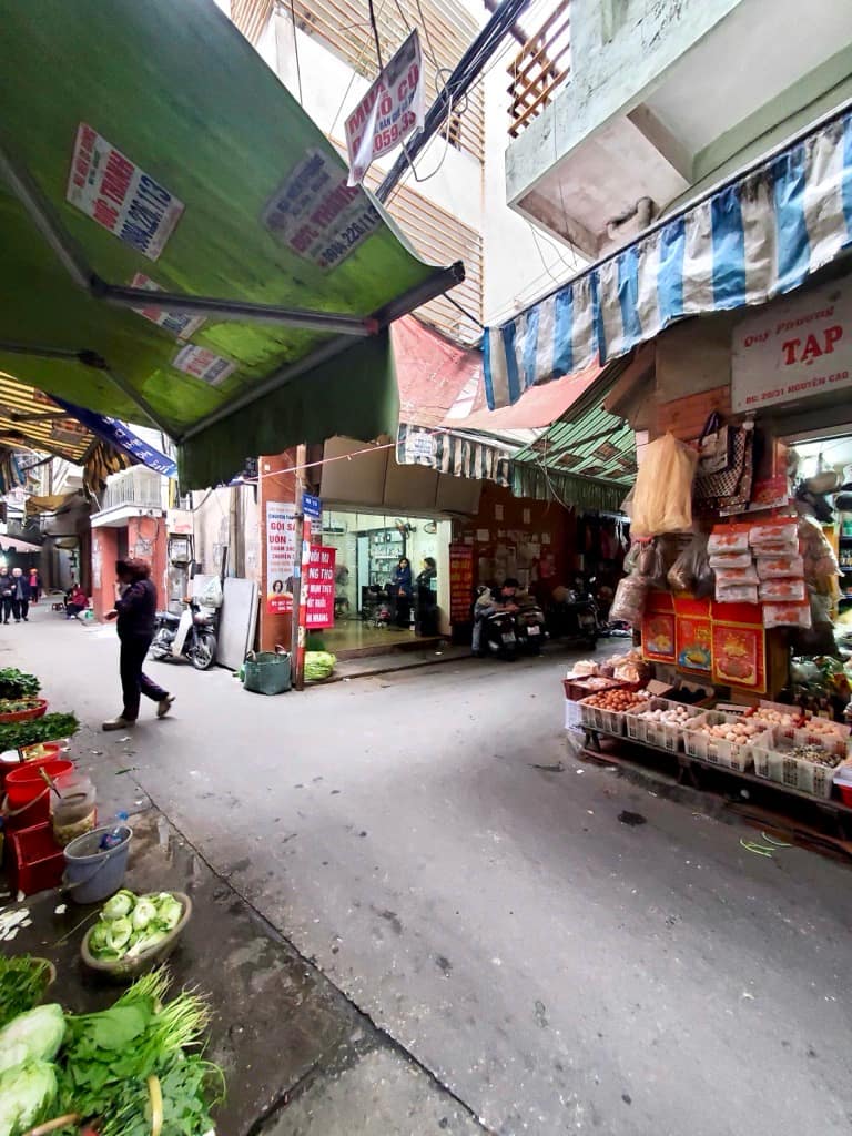Bán đất 90m - 12,9 tỷ  tặng nhà cấp 4 Ngõ 622 Minh Khai to như Phố ô tô vào nhà. - Ảnh 1